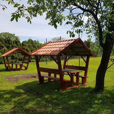 Borostyankert Etterem & Vendeghaz Hotel Sitke Luaran gambar