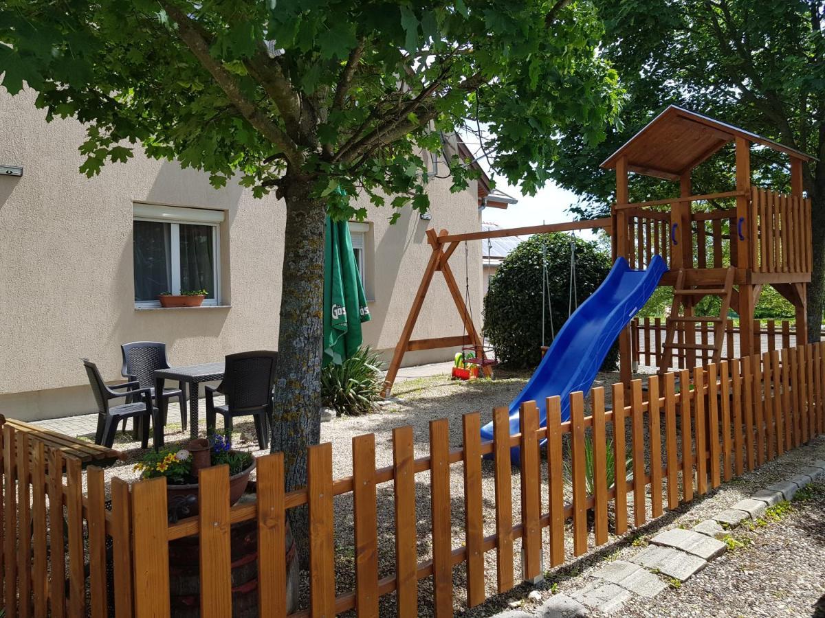Borostyankert Etterem & Vendeghaz Hotel Sitke Luaran gambar