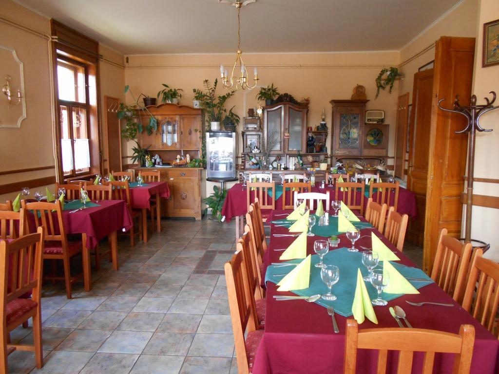 Borostyankert Etterem & Vendeghaz Hotel Sitke Luaran gambar