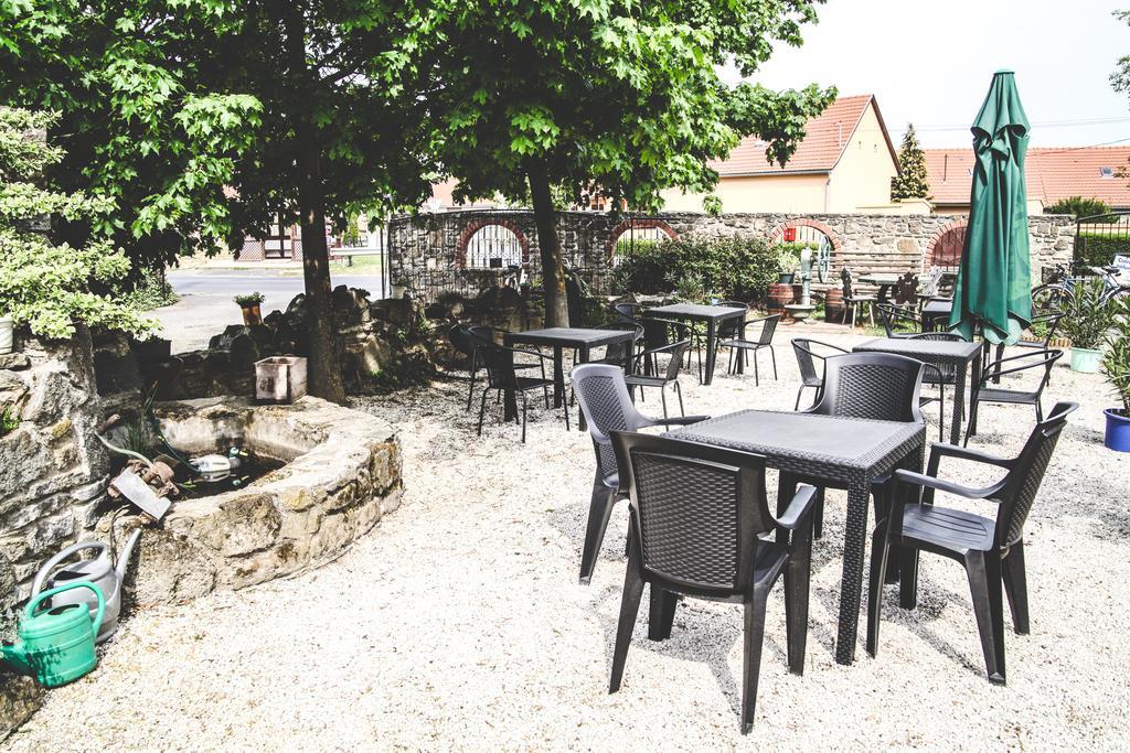 Borostyankert Etterem & Vendeghaz Hotel Sitke Luaran gambar